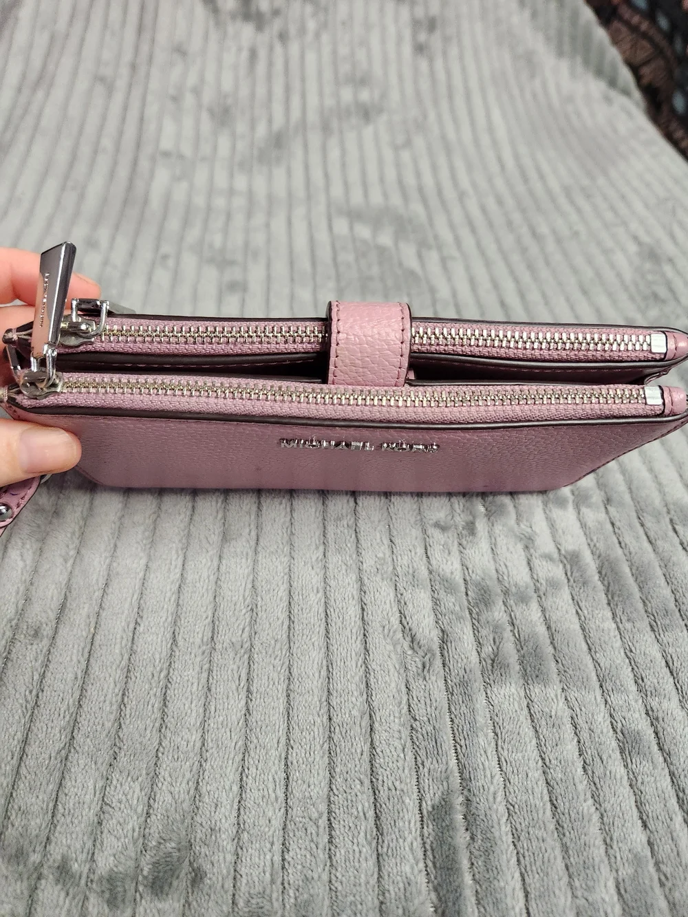 MICHAEL Michael Kors Adele Double-Zip Pebble Leather phone Wristlet Lilac Pink